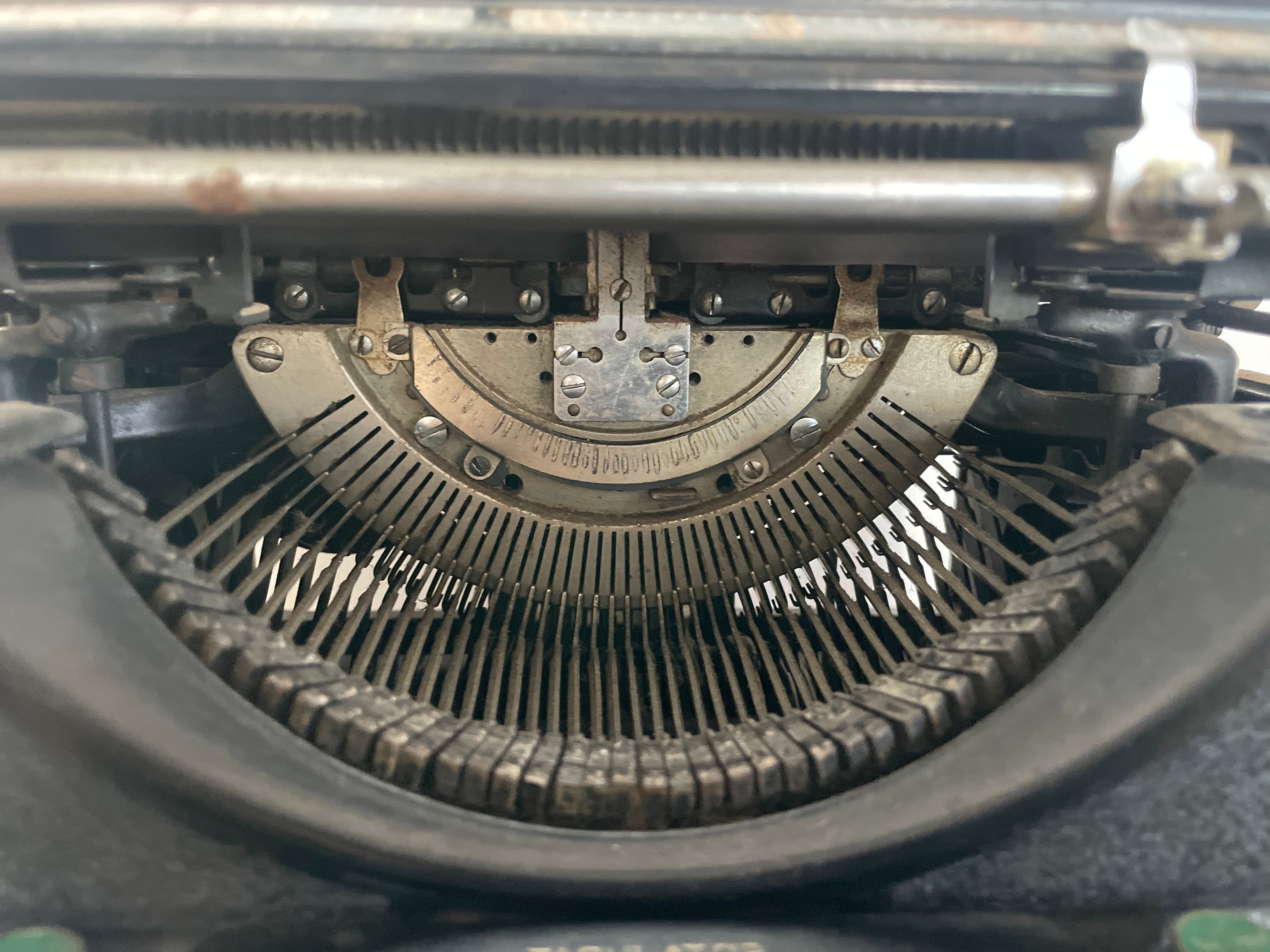 Underwood No 6 typewriter 1930s