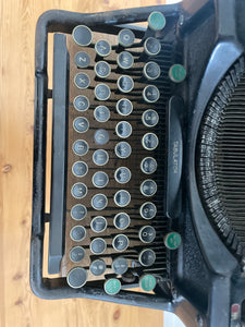 Underwood No 6 typewriter 1930s